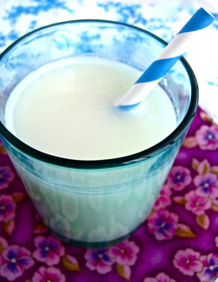 Post image for 5 Minute Homemade Flax Milk (gluten/dairy/nut/soy/coconut free)