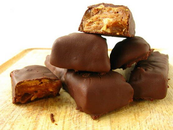 Post image for Homemade Butterfingers (Vegan,Gluten/Dairy/Soy/Corn/Refined Sugar Free!)